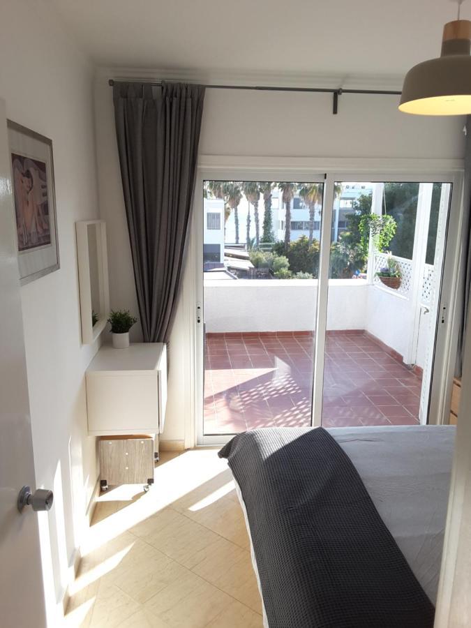Apartamento Blue Coast Semeli By The Sea Paphos Exterior foto