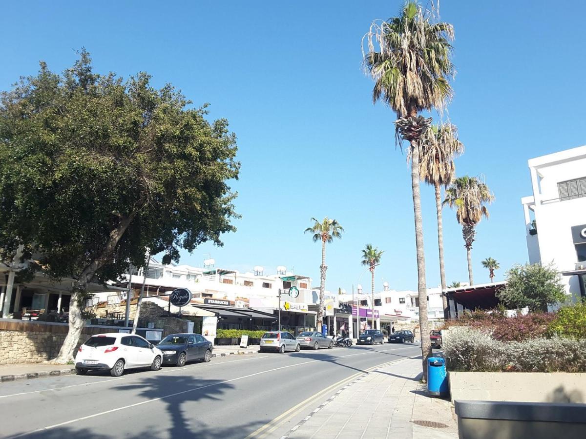 Apartamento Blue Coast Semeli By The Sea Paphos Exterior foto